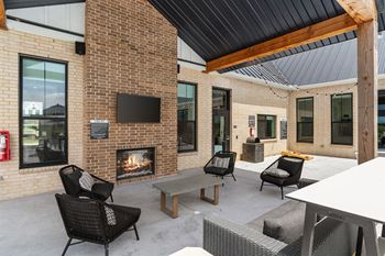 Indoor/outdoor fireplace lounge